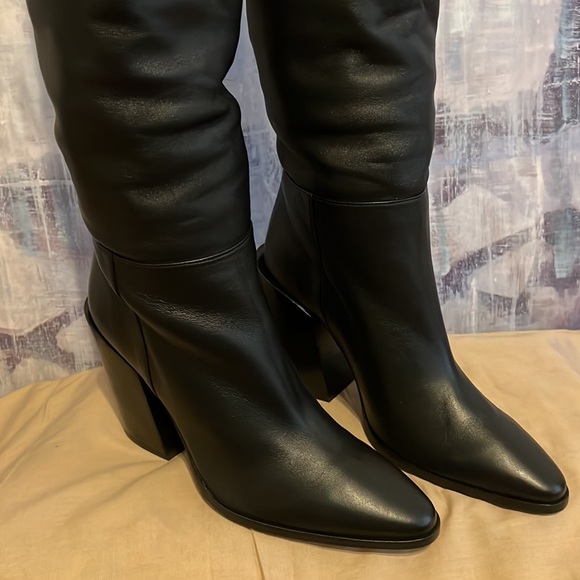 le mulholland over the knee boot frame